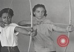 Immagine di Per donna giovane Associazione Cristiana New York United States USA, 1940, secondo 39 filmato di repertorio 65675063290