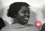 Immagine di Per donna giovane Associazione Cristiana New York United States USA, 1940, secondo 37 filmato di repertorio 65675063292