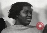 Immagine di Per donna giovane Associazione Cristiana New York United States USA, 1940, secondo 39 filmato di repertorio 65675063292