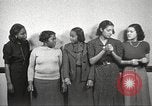 Immagine di Per donna giovane Associazione Cristiana New York United States USA, 1940, secondo 46 filmato di repertorio 65675063292