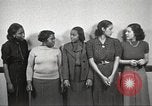 Immagine di Per donna giovane Associazione Cristiana New York United States USA, 1940, secondo 47 filmato di repertorio 65675063292