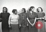 Immagine di Per donna giovane Associazione Cristiana New York United States USA, 1940, secondo 51 filmato di repertorio 65675063292