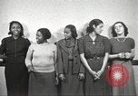 Immagine di Per donna giovane Associazione Cristiana New York United States USA, 1940, secondo 52 filmato di repertorio 65675063292