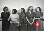 Immagine di Per donna giovane Associazione Cristiana New York United States USA, 1940, secondo 54 filmato di repertorio 65675063292