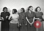 Immagine di Per donna giovane Associazione Cristiana New York United States USA, 1940, secondo 56 filmato di repertorio 65675063292
