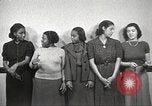 Immagine di Per donna giovane Associazione Cristiana New York United States USA, 1940, secondo 57 filmato di repertorio 65675063292