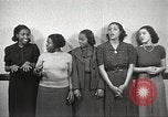 Immagine di Per donna giovane Associazione Cristiana New York United States USA, 1940, secondo 59 filmato di repertorio 65675063292