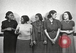 Immagine di Per donna giovane Associazione Cristiana New York United States USA, 1940, secondo 62 filmato di repertorio 65675063292