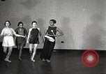 Immagine di Per donna giovane Associazione Cristiana Harlem New York City USA, 1940, secondo 6 filmato di repertorio 65675063293
