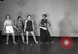 Immagine di Per donna giovane Associazione Cristiana Harlem New York City USA, 1940, secondo 7 filmato di repertorio 65675063293