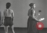 Immagine di Per donna giovane Associazione Cristiana Harlem New York City USA, 1940, secondo 34 filmato di repertorio 65675063293
