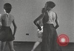 Immagine di Per donna giovane Associazione Cristiana Harlem New York City USA, 1940, secondo 38 filmato di repertorio 65675063293