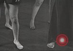 Immagine di Per donna giovane Associazione Cristiana Harlem New York City USA, 1940, secondo 40 filmato di repertorio 65675063293
