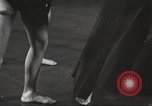 Immagine di Per donna giovane Associazione Cristiana Harlem New York City USA, 1940, secondo 49 filmato di repertorio 65675063293