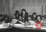 Immagine di Per donna giovane Associazione Cristiana Harlem New York City USA, 1940, secondo 4 filmato di repertorio 65675063294