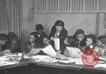 Immagine di Per donna giovane Associazione Cristiana Harlem New York City USA, 1940, secondo 6 filmato di repertorio 65675063294
