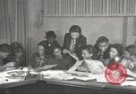 Immagine di Per donna giovane Associazione Cristiana Harlem New York City USA, 1940, secondo 7 filmato di repertorio 65675063294