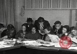 Immagine di Per donna giovane Associazione Cristiana Harlem New York City USA, 1940, secondo 13 filmato di repertorio 65675063294