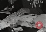 Immagine di Per donna giovane Associazione Cristiana Harlem New York City USA, 1940, secondo 38 filmato di repertorio 65675063294