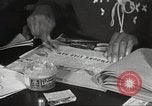 Immagine di Per donna giovane Associazione Cristiana Harlem New York City USA, 1940, secondo 41 filmato di repertorio 65675063294