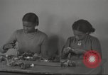 Immagine di Per donna giovane Associazione Cristiana Harlem New York City USA, 1940, secondo 54 filmato di repertorio 65675063294