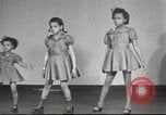 Immagine di Danza presso la Young Women's Christian Association Harlem New York City USA, 1940, secondo 1 filmato di repertorio 65675063295