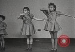 Immagine di Danza presso la Young Women's Christian Association Harlem New York City USA, 1940, secondo 3 filmato di repertorio 65675063295