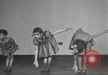 Immagine di Danza presso la Young Women's Christian Association Harlem New York City USA, 1940, secondo 5 filmato di repertorio 65675063295