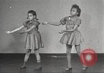 Immagine di Danza presso la Young Women's Christian Association Harlem New York City USA, 1940, secondo 7 filmato di repertorio 65675063295