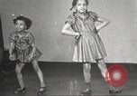 Immagine di Danza presso la Young Women's Christian Association Harlem New York City USA, 1940, secondo 31 filmato di repertorio 65675063295