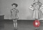 Immagine di Danza presso la Young Women's Christian Association Harlem New York City USA, 1940, secondo 37 filmato di repertorio 65675063295