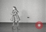 Immagine di Danza presso la Young Women's Christian Association Harlem New York City USA, 1940, secondo 39 filmato di repertorio 65675063295
