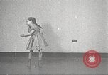 Immagine di Danza presso la Young Women's Christian Association Harlem New York City USA, 1940, secondo 40 filmato di repertorio 65675063295