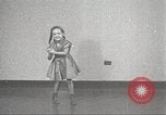 Immagine di Danza presso la Young Women's Christian Association Harlem New York City USA, 1940, secondo 44 filmato di repertorio 65675063295