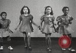 Immagine di Danza presso la Young Women's Christian Association Harlem New York City USA, 1940, secondo 54 filmato di repertorio 65675063295