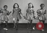 Immagine di Danza presso la Young Women's Christian Association Harlem New York City USA, 1940, secondo 55 filmato di repertorio 65675063295