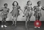 Immagine di Danza presso la Young Women's Christian Association Harlem New York City USA, 1940, secondo 56 filmato di repertorio 65675063295