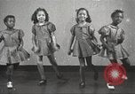 Immagine di Danza presso la Young Women's Christian Association Harlem New York City USA, 1940, secondo 58 filmato di repertorio 65675063295