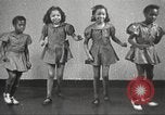 Immagine di Danza presso la Young Women's Christian Association Harlem New York City USA, 1940, secondo 59 filmato di repertorio 65675063295