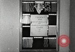 Immagine di Per donna giovane Associazione Cristiana Harlem New York City USA, 1940, secondo 7 filmato di repertorio 65675063297