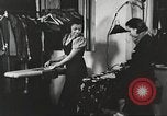 Immagine di Per donna giovane Associazione Cristiana Harlem New York City USA, 1940, secondo 18 filmato di repertorio 65675063297