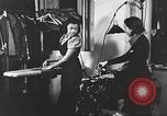 Immagine di Per donna giovane Associazione Cristiana Harlem New York City USA, 1940, secondo 21 filmato di repertorio 65675063297