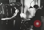 Immagine di Per donna giovane Associazione Cristiana Harlem New York City USA, 1940, secondo 25 filmato di repertorio 65675063297