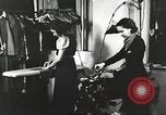 Immagine di Per donna giovane Associazione Cristiana Harlem New York City USA, 1940, secondo 32 filmato di repertorio 65675063297