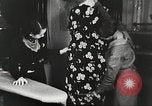 Immagine di Per donna giovane Associazione Cristiana Harlem New York City USA, 1940, secondo 47 filmato di repertorio 65675063297