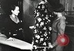 Immagine di Per donna giovane Associazione Cristiana Harlem New York City USA, 1940, secondo 54 filmato di repertorio 65675063297