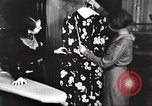 Immagine di Per donna giovane Associazione Cristiana Harlem New York City USA, 1940, secondo 57 filmato di repertorio 65675063297
