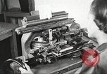 Immagine di Per donna giovane Associazione Cristiana Harlem New York City USA, 1940, secondo 3 filmato di repertorio 65675063298