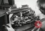 Immagine di Per donna giovane Associazione Cristiana Harlem New York City USA, 1940, secondo 5 filmato di repertorio 65675063298