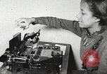 Immagine di Per donna giovane Associazione Cristiana Harlem New York City USA, 1940, secondo 16 filmato di repertorio 65675063298